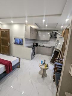 Luxury Designer Studio Apartment Mehar Suites Bahria Self Checkin - 7