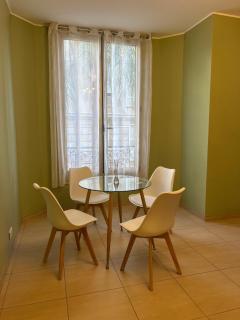 2 Bedroom Apartment next to Monaco Air Conditioning - 5