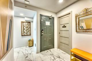 Art Deco Broadway Queen Room - 1