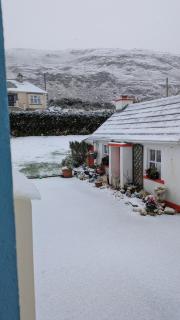 An Teach Beag Glencolmcille, little home from home - 2