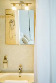Sea Breeze Rooms - 4