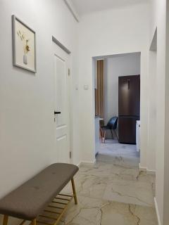 Emerald - Modern Central Apartment - 3