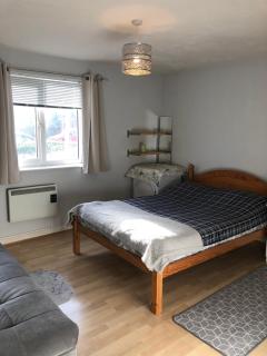 Spacious Tidy Room - Cardiff - 0