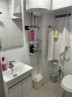 Aldo House - - 3