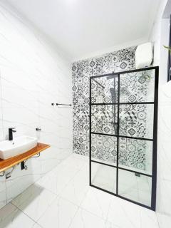 Chic & Modern Studio Oasis - Dar es Salaam - 4