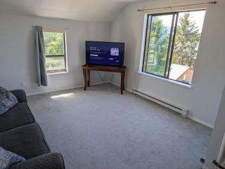 Alert Bay, Spacious Executive Suite with Panoramic Ocean Views - Alert Bay - 9