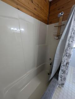 Alert Bay, Spacious Executive Suite with Panoramic Ocean Views - Alert Bay - 5