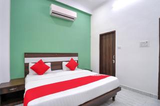 Hotel O White House - Garhi Harsāru - 2