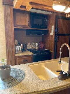 Flex RV, quiet acreage location, close to town - Nisku - 6
