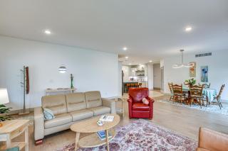 Less Than 1 Mi to Dtwn Pine Island Updated Home with Yard! - - 4