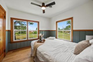 Cedar Nest - Lakefront Cabin Retreat - 2