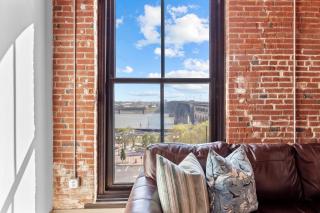 Stay in Style! Stunning River View - King Bed - Saint Louis - 5
