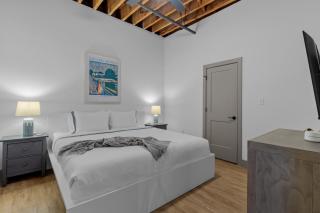 Stay in Style! Stunning River View - King Bed - Saint Louis - 2