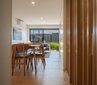 New & Stylish Townhouse - Explore Wanaka, Ski Cardrona - Albert Town - 0
