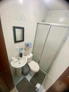 Amplia habitación con balcón y baño privado - Bucaramanga - 9