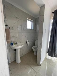 FlowithLin Guesthouse - Durban - 9