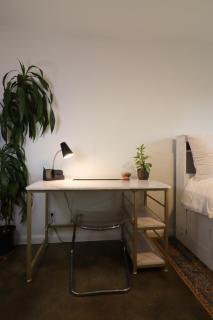 Royal Retreat - Cozy Luxe 2BR Near Downtown - 7