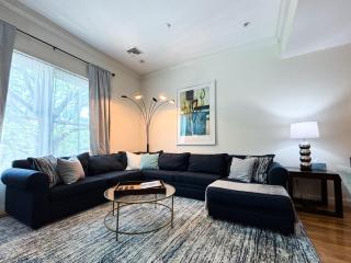Modern Townhome,boston Vacation,2 Bath,pkg,deck - 7