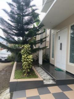 Villa Panda kota wisata batu - 9