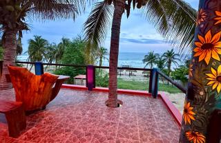 Beachfront Paradise Boutique Hotel - Alebrijes Jacuzzi Villa - 5