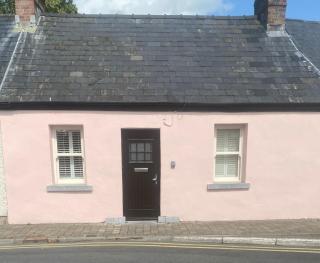 The Little Pink Cottage - 8