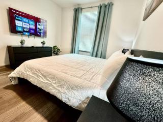 Lux King Bed Balcony Pool View Southside St Johns - - 2