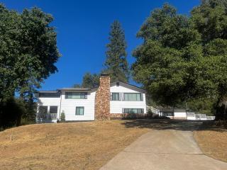 New Family Home Near Yosemite & Bass Lake - 0