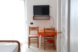 Dhrami Rooms - 5