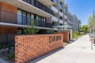 Elegant 1 BR Escape in Heart of CBR, w parking - 7