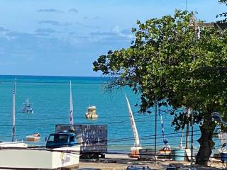 Apartamento à beira mar de Pajuçara com varanda privativa e Wi-Fi rápido - Maceió - 0