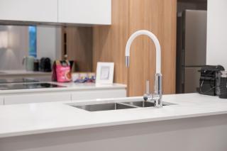 Elegant 1 BR Escape in Heart of CBR, w parking - 2