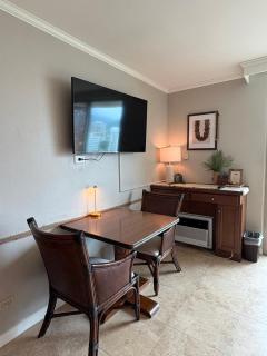 Luana Waikiki Hotel and Suites Lehua Unit - 4