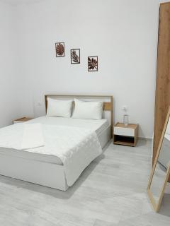 Miltons House - 8