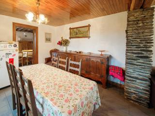 Spacious Farmhouse Retreat - Brisy - 9