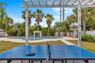 Sleeps 36 2 Homes Walk to Beach Priv Pool Hot Tub Tidal Wave Seacrest by AvantStay - Destin - 5