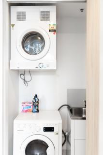 Canberra Charm, Cozy 1BR City Pad w Parking, Wifi - 6