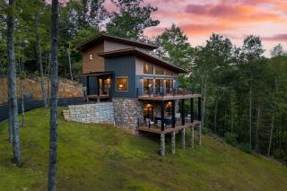Luxe Cabin w Hot Tub Views Game Room – Sleeps 10 Do Good Holler by AvantStay - Cosby - 0