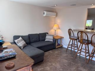 Oceanside Bungalow, Walk to Beach & Pier, Private Hot Tub, Beach Gear - Oceanside - 9