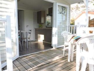Mobil home confortable avec terrasse pour 2 personnes - API-1-52-313 - 7