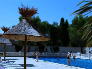 Charmant Chalet avec Terrasse et 3 Chambres pour 6 Personnes - API-1-52-531 - Noves - 2