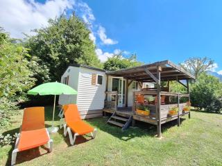 Mobil home confortable avec terrasse pour 6 personnes - API-1-52-698 - 0