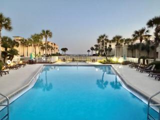 2 Bed Destin Condo Private Beach Access Laundry Fitness Game Room - 0