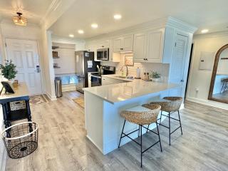 2 Bed Destin Condo Private Beach Access Laundry Fitness Game Room - 9