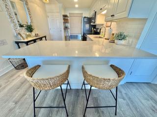 2 Bed Destin Condo Private Beach Access Laundry Fitness Game Room - 2