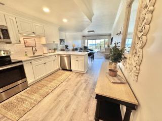 2 Bed Destin Condo Private Beach Access Laundry Fitness Game Room - 5