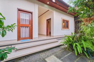 Gusti Koko Homestay - Minimalist Room - 9