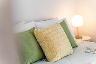 CBD Hideaway, Chic 1BR Apt walk to Dining n Casino - 2