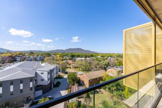 Dickson Stylish 2BR Retreat w Views n Parking - 4