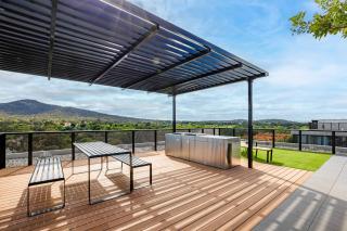 Modern CBD Stay w 2 Car Spaces,Super Central - 6