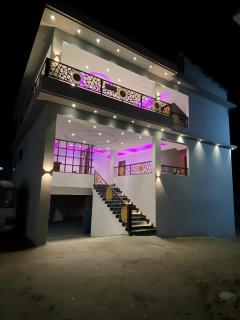 7 Creek Hotel Naran - 9